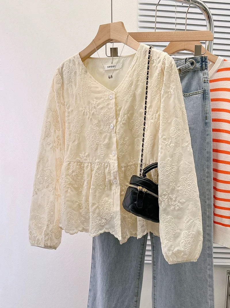 Beige ruffle blouse💛