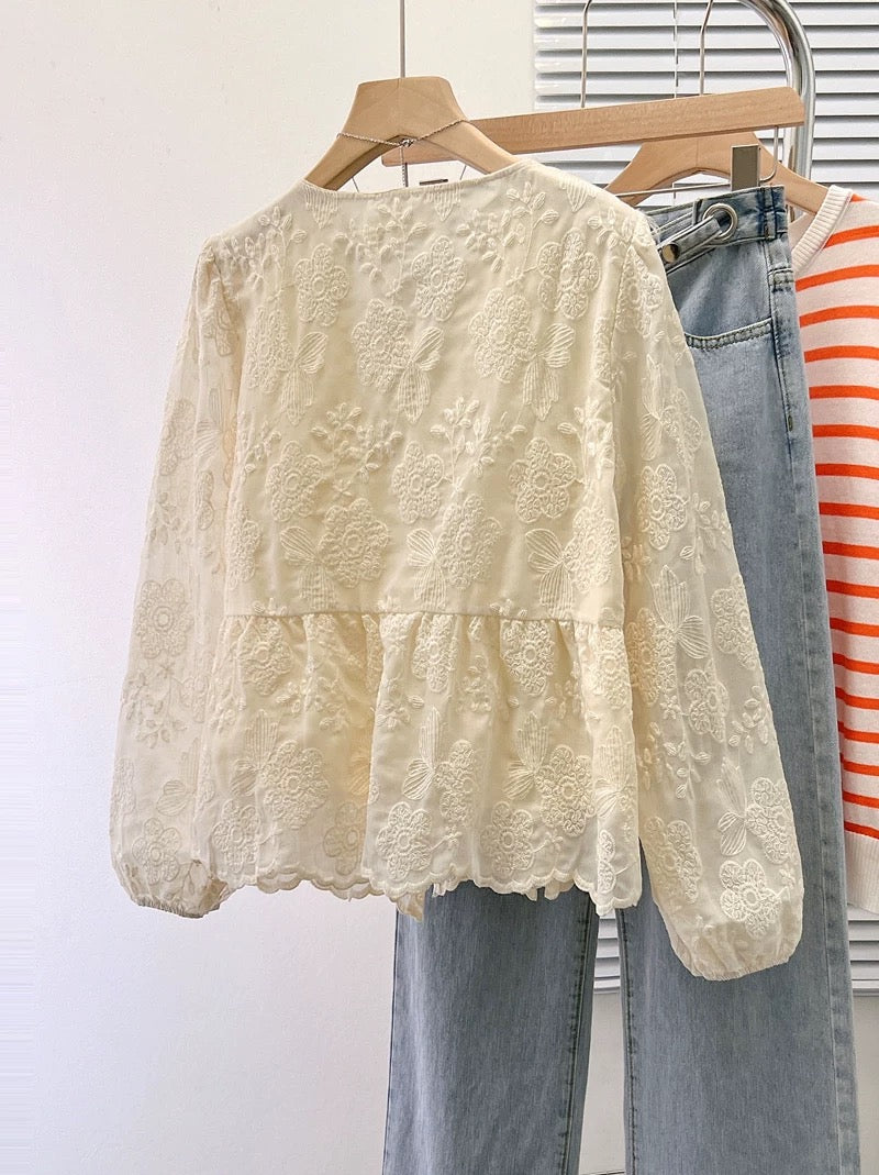 Beige ruffle blouse💛