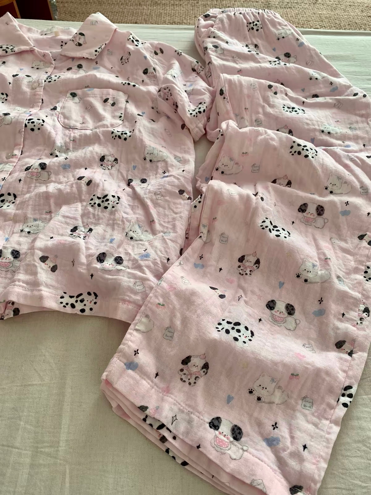 Short-sleeved pajamas