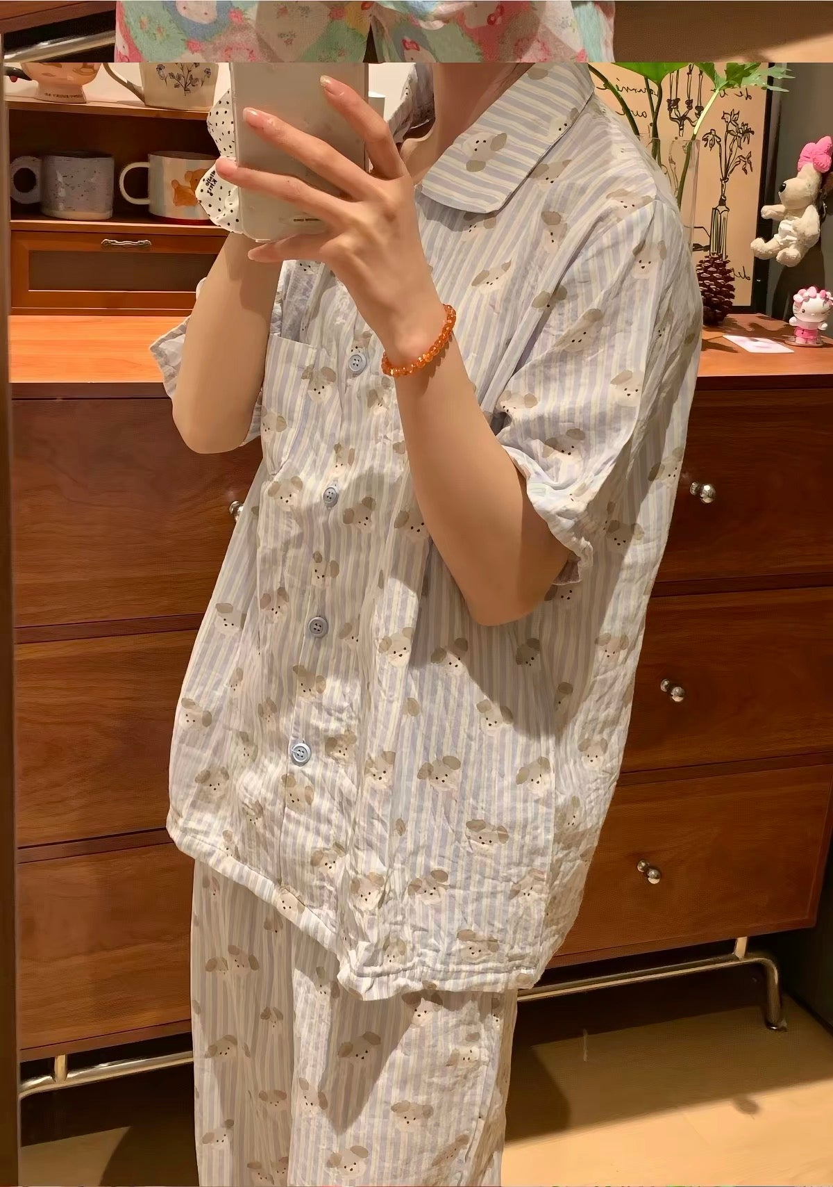 Short-sleeved pajamas