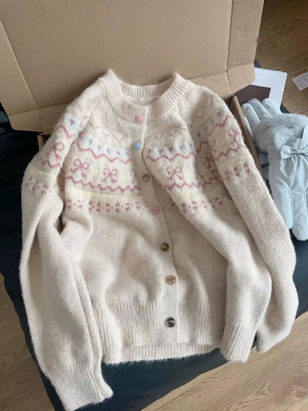 Chic and cozy cardigans✨