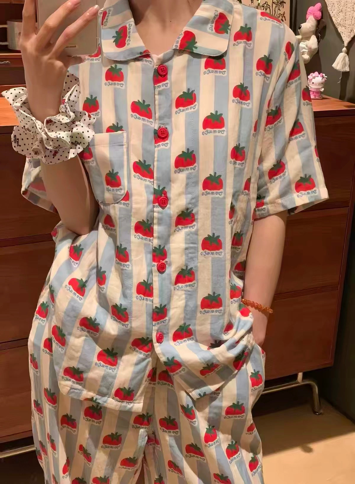 Short-sleeved pajamas