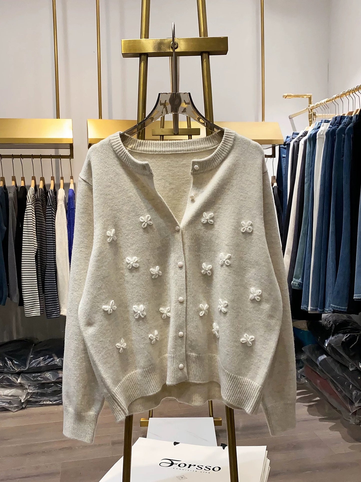 Elegant Off-White Floral Cardigan 🌸