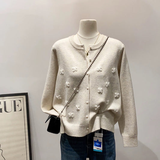 Elegant Off-White Floral Cardigan 🌸