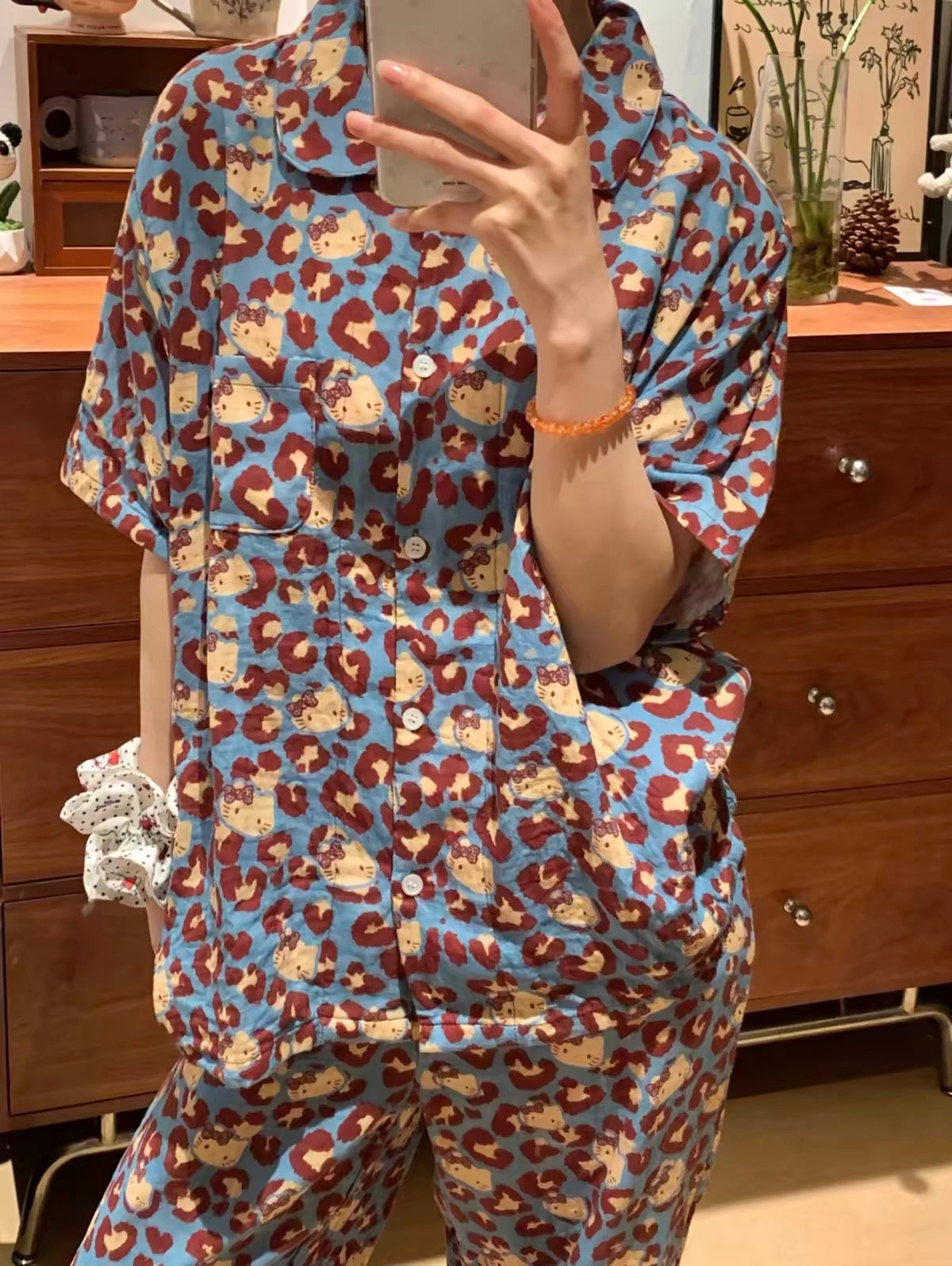 Short-sleeved pajamas