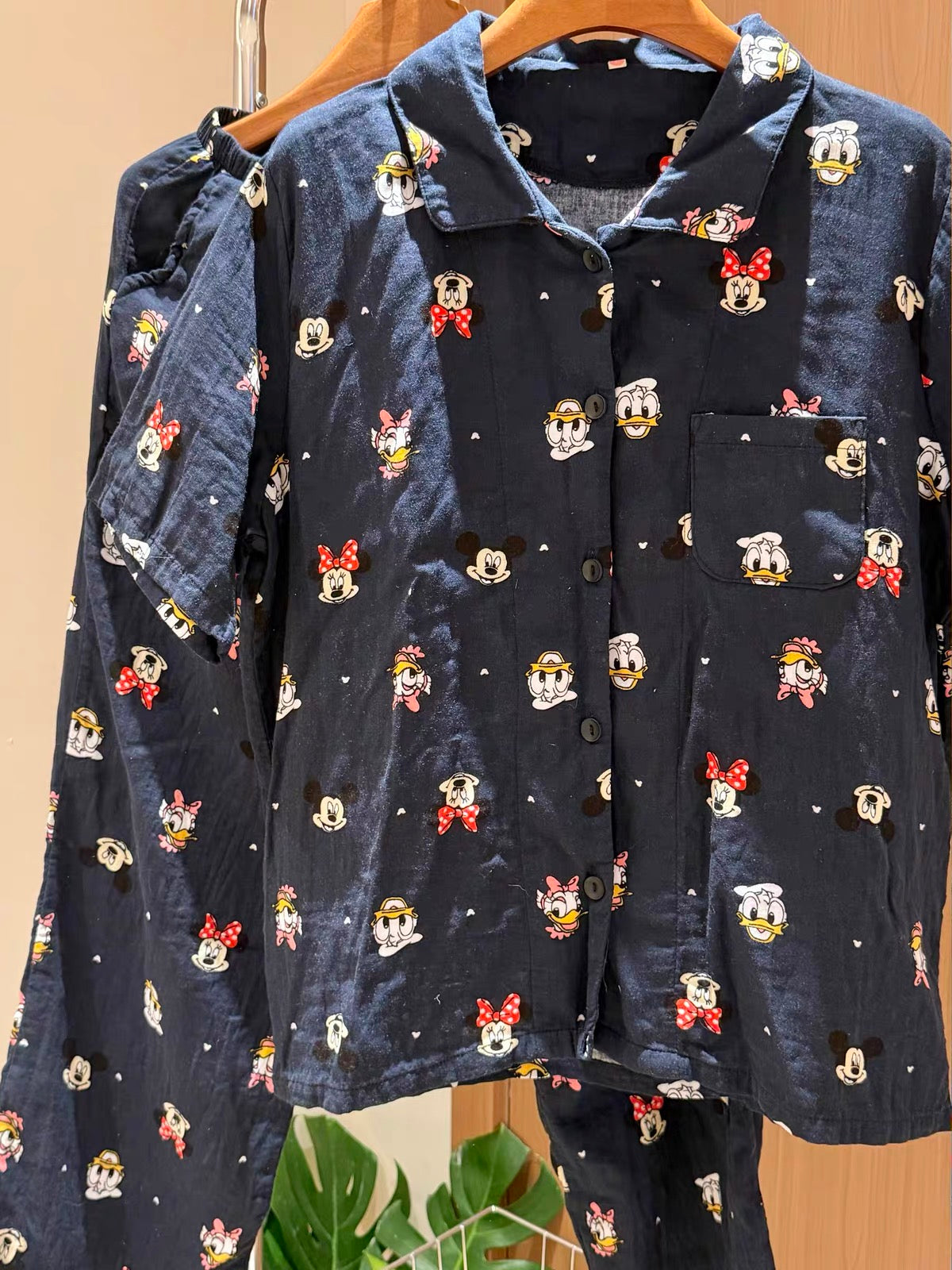 Short-sleeved pajamas