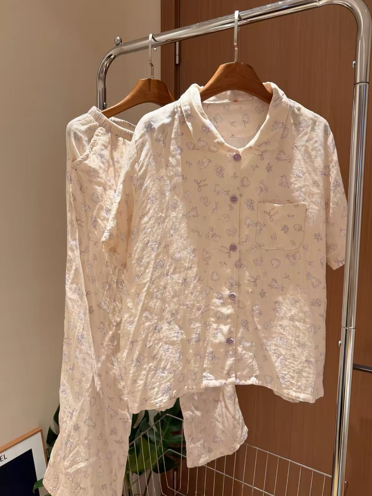 Short-sleeved pajamas